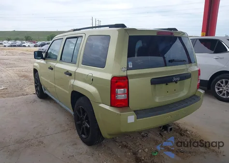 2010 Jeep Patriot Sport z USA, uszkodzony, nr VIN 1J4NT2GA7AD525682